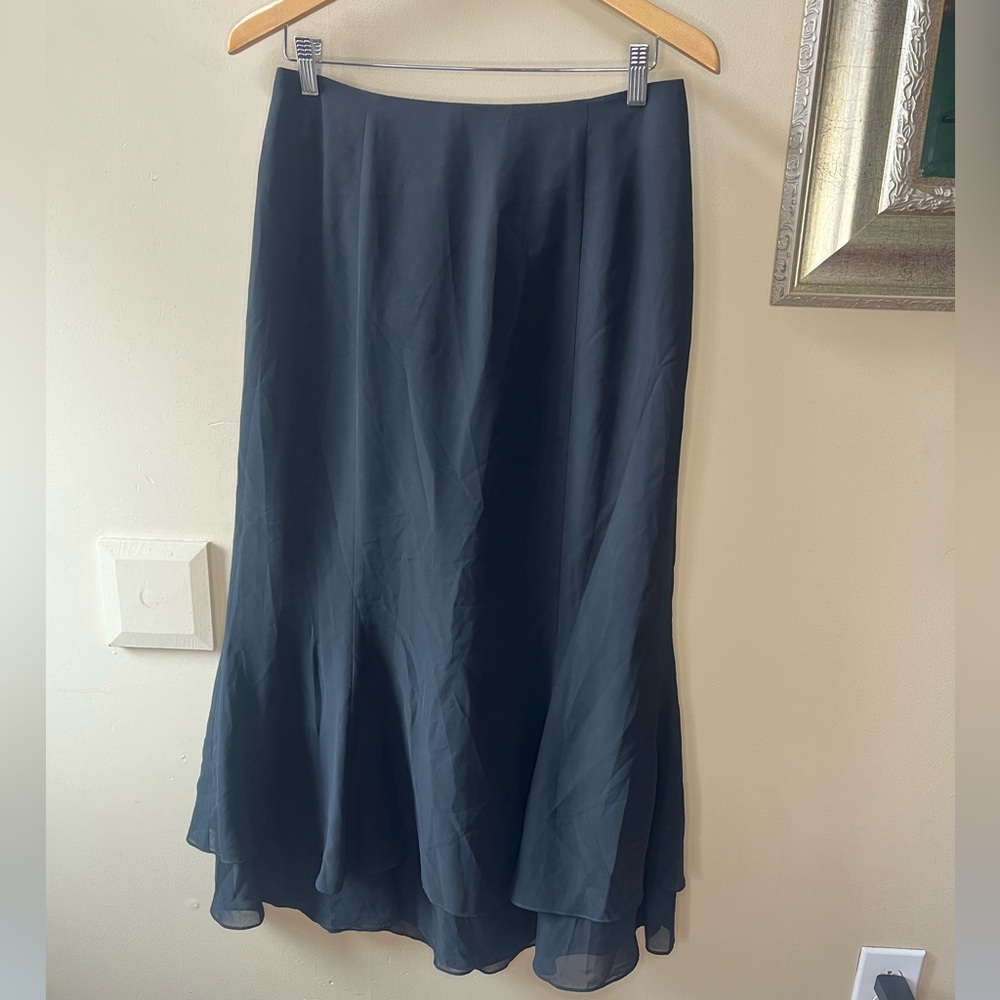 Elegant Flowy Black Women's Skirt size 12